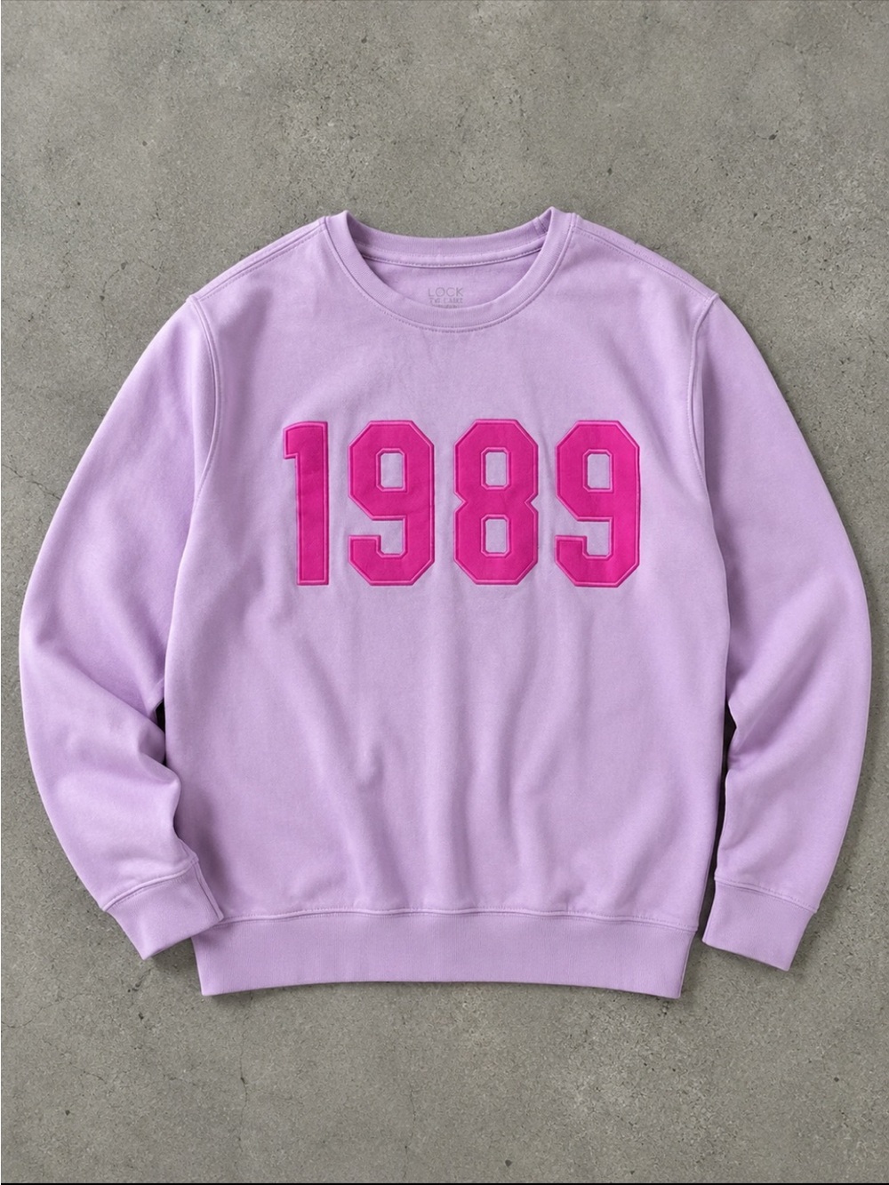 Lock The Label 1989 Graphic Sweatshirt Small Pink Crewneck Cozy Fleece Swiftie